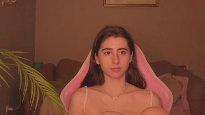 AlbertaHayley from France
