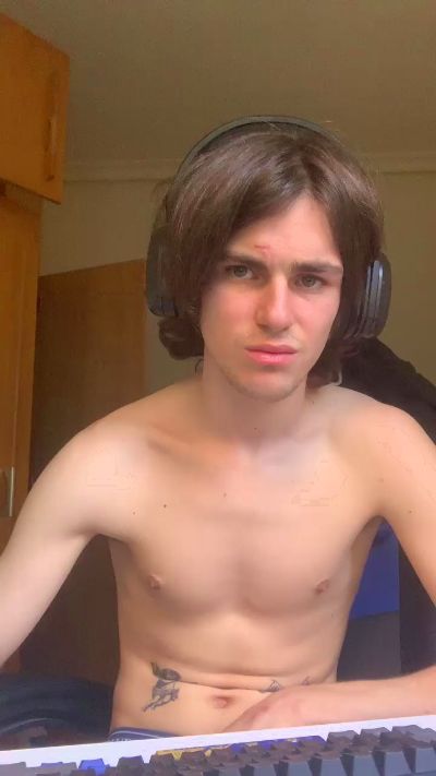 Alexitwink19 from Spain