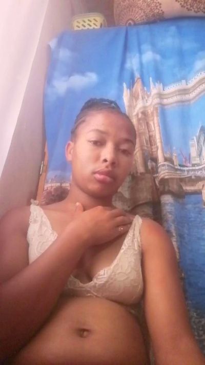 Daliah02 from Madagascar