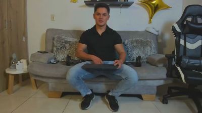 Julian_wallace from United States