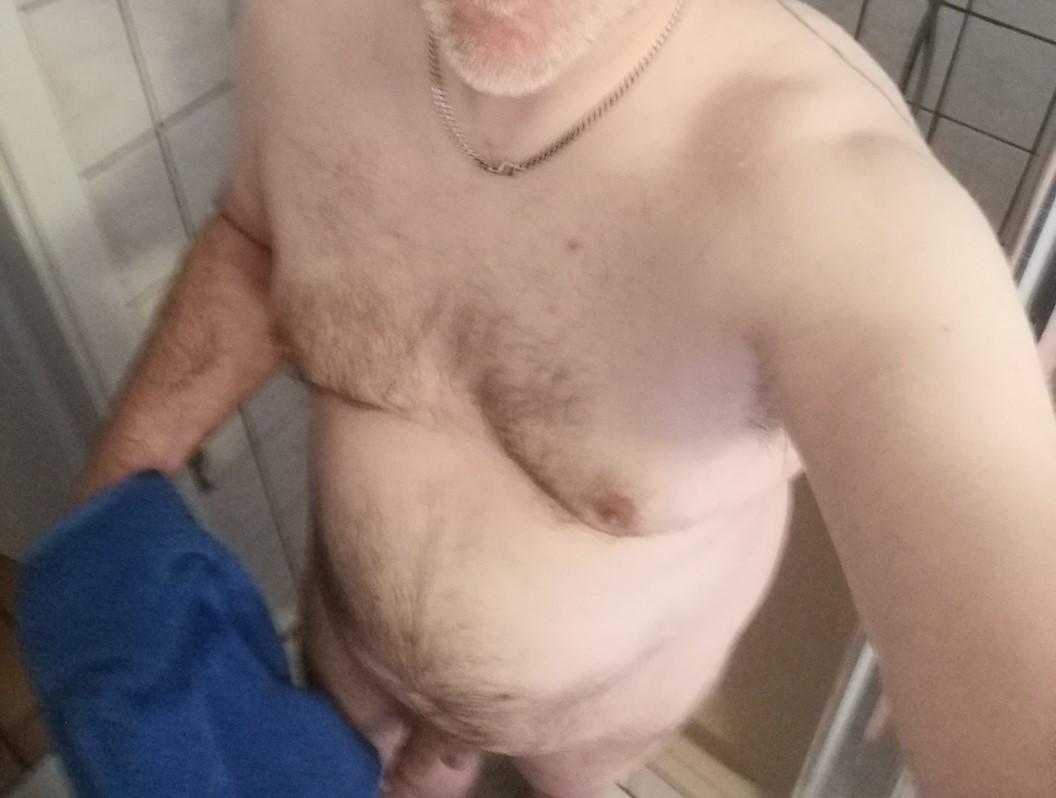 NeugierigS_H from Germany
