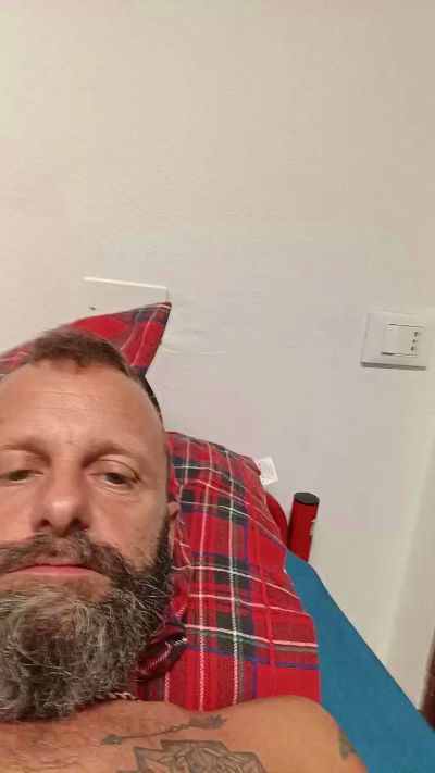 Normanhot82 from Italy