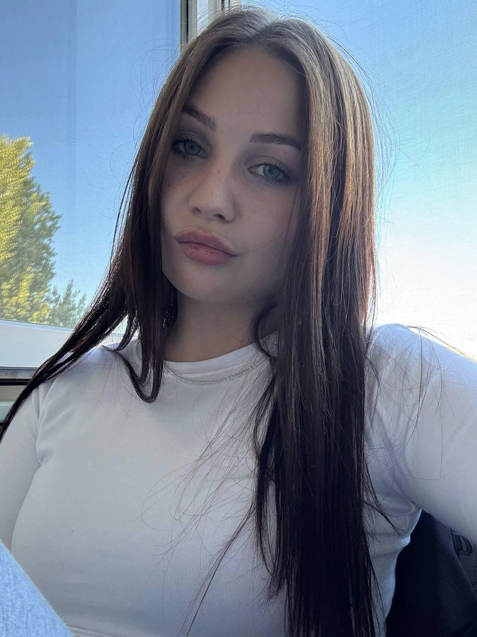 StefaniBuzzell from Romania