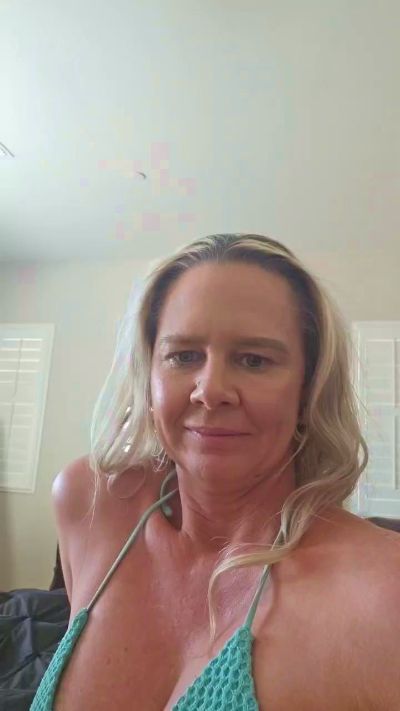Sugartip82 from United States