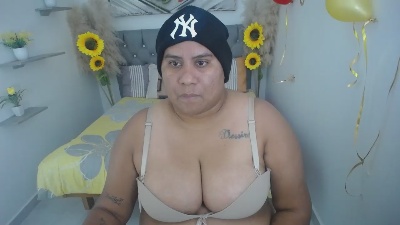 hotlesby4uxxx from Colombia