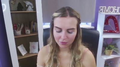 xZoey from United Kingdom